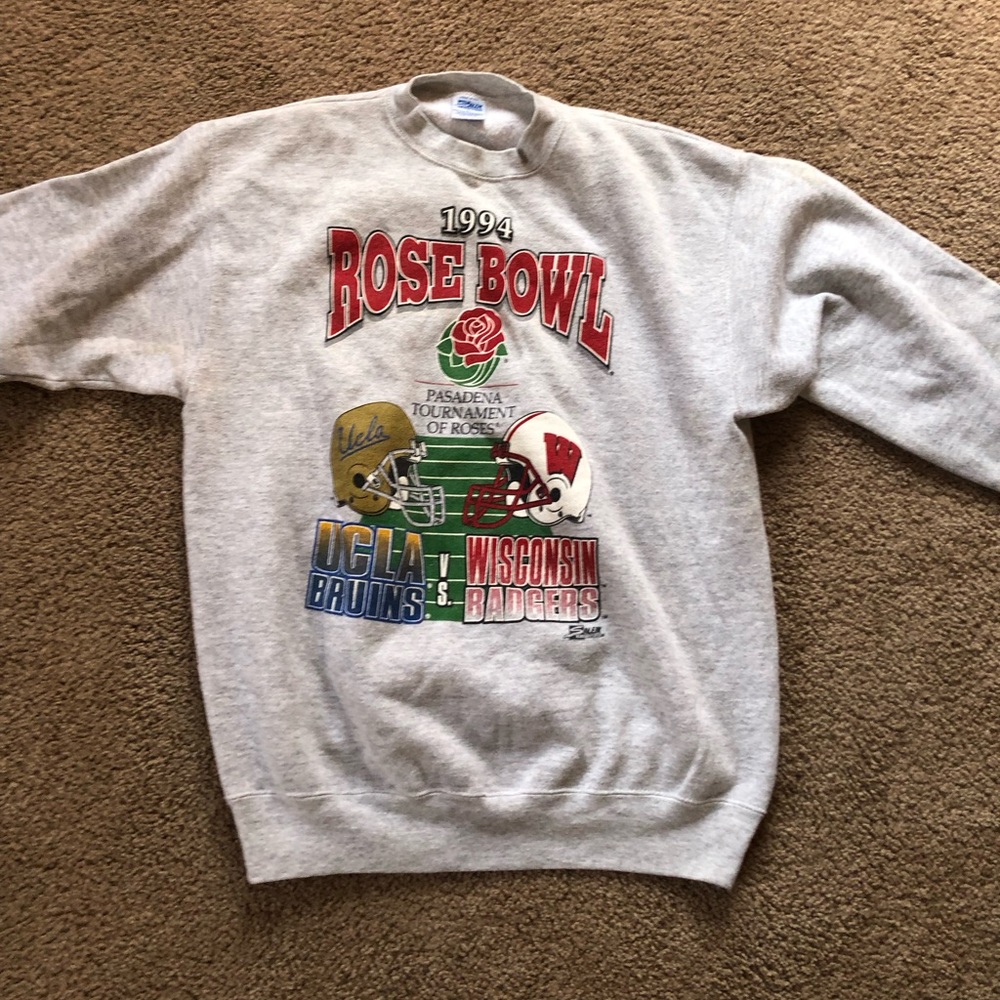 Vintage Wisconsin Badgers, UCLA Bruins 1994 Rose Bowl Crewneck Sweatshirt Size L